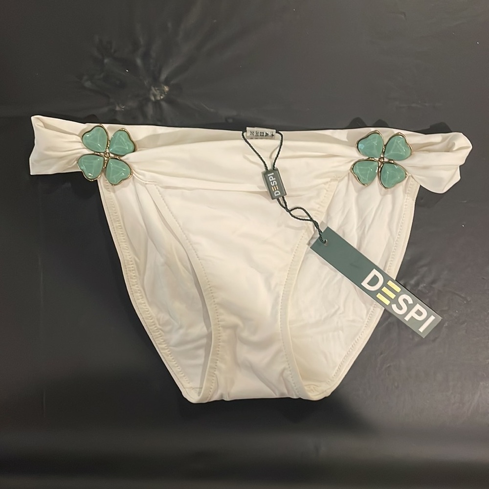 🍀Exquisite bikini bottom with jade embellished Clover 🍀